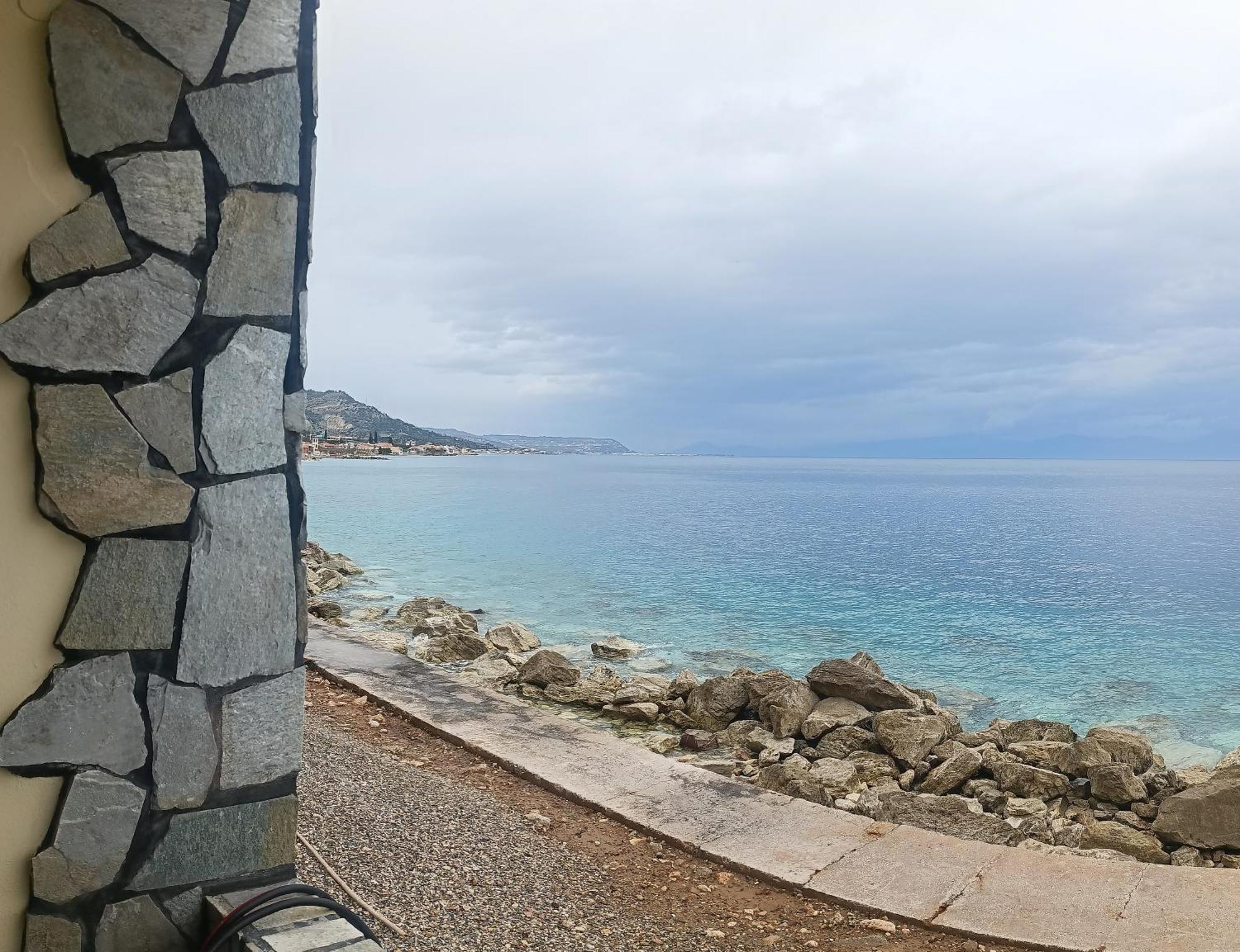 شقة House Next To The Sea Side ديرفينيون المظهر الخارجي الصورة