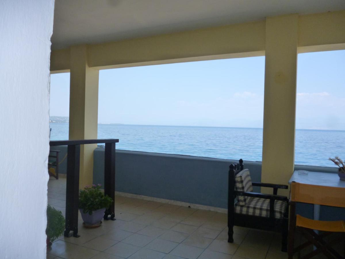 شقة House Next To The Sea Side ديرفينيون المظهر الخارجي الصورة